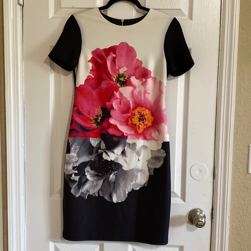 Vince camuto dress size 2